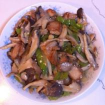 蘑菇青椒炒肉片的做法