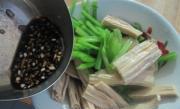 涼拌芹菜腐竹的做法圖解7