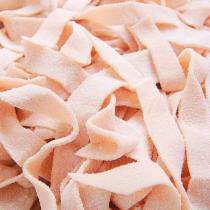 粉色手搟麵的做法