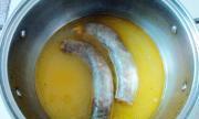 臘腸拌茼蒿的做法圖解1
