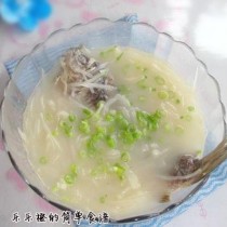 蘿卜絲鯽魚湯的做法