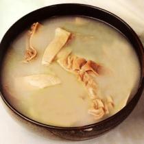 砂仁黃芪豬肚湯的做法