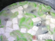 絲瓜皮蛋豆腐湯的做法圖解6