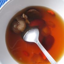 大棗枸杞桂圓湯的做法