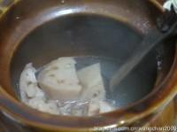 排骨蓮藕湯的做法圖解6