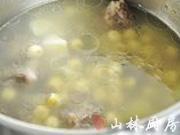 蓮子土豆排骨湯的做法圖解6