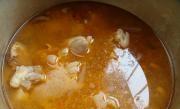 酸蘿卜豬蹄湯的做法圖解7