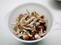 牛麵筋蘑菇湯的做法圖解3