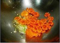 雙孢菇炒西蘭花的做法圖解7