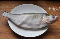 鐵鍋燉魚的做法圖解1