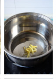 鮮香鴨架湯的做法圖解2