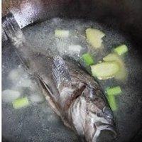 黑鮶魚豆腐湯的做法圖解6