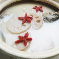 砂鍋蓮藕鯽魚湯的做法