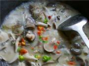 鯽魚蘑菇湯的做法圖解7