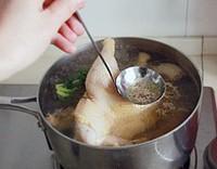 胡蘿卜木耳燉雞湯的做法圖解3