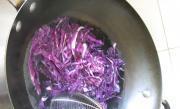紫甘藍拌豆腐絲的做法圖解2