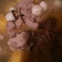 玉米蹄髈湯的做法圖解7