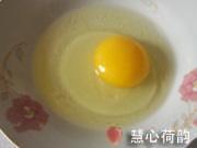 冰鎮鮮香微波煎雞蛋的做法圖解2