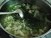 菠菜銀耳肉片湯的做法圖解6