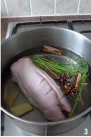 紅棗玉米豬腳湯的做法圖解3