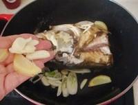 鐵鍋魚頭燉豆腐的做法圖解5