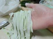 手搟菠菜麵的做法圖解9