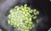 橄欖菜俏拌蠶豆的做法圖解2