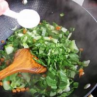青菜燜飯的做法圖解5