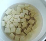 酸辣香菇豆腐湯的做法圖解2