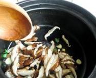 酸辣香菇豆腐湯的做法圖解3
