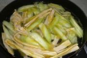 紫菜黃瓜腐竹湯的做法圖解7