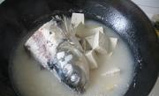 魚頭燉豆腐的做法圖解6