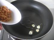 開洋蔥油拌麵的做法圖解3