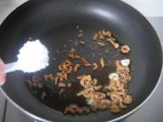 開洋蔥油拌麵的做法圖解6