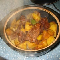 土豆燒牛肉的做法
