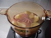 青蘿卜馬蹄魷魚湯的做法圖解6