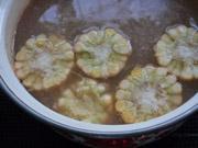 蝦湯玉米蘑菇麵的做法圖解1