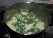 芹菜葉雞蛋湯的做法圖解4