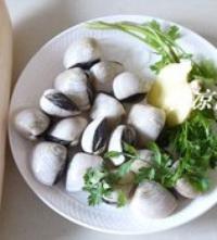 蘿卜絲蛤蜊湯的做法圖解2