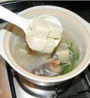 豬骨臘味凍豆腐湯的做法圖解4