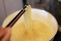 白蘑菇奶油培根義麵的做法圖解2