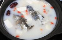 天麻魚頭湯的做法圖解8