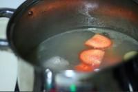 胡蘿卜玉米棒骨湯的做法圖解3